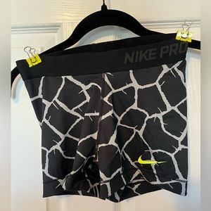Nike Pro (sm) short